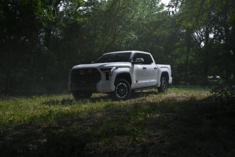 2026_Toyota_Tundra_TRD_Rally_Package_002
